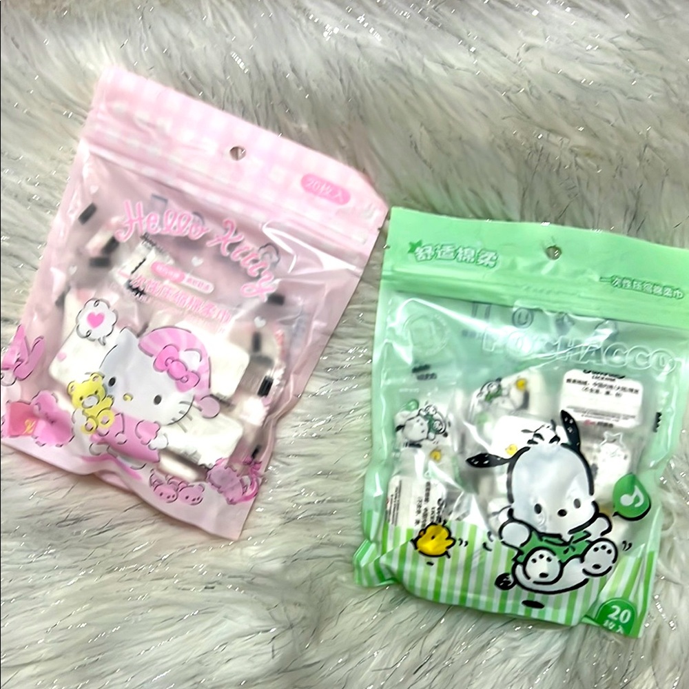 Hello Kitty & Pochacoo/ Cinna 20pc pk compress hand facial towels for travel